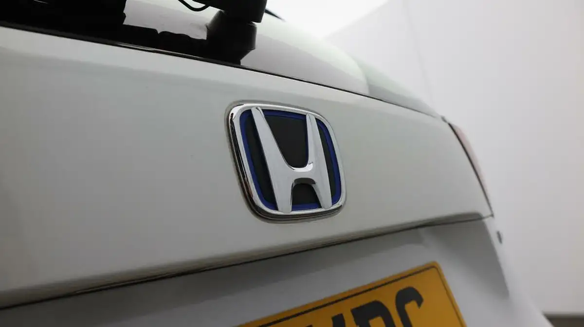 2021-honda-jazz-15-i-mmd-se-107ps-big-22