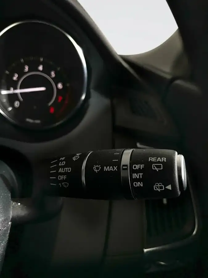 2019-jaguar-e-pace-20-i4-se-200ps-big-17