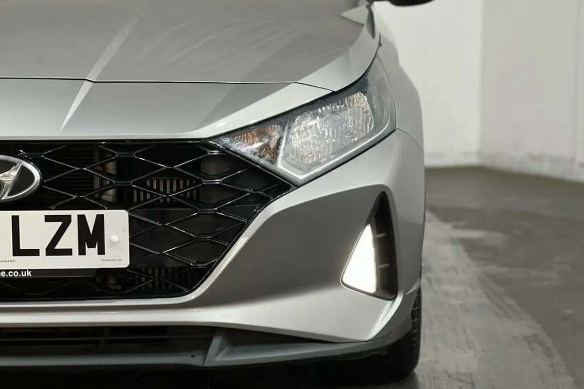 2023-hyundai-i20-10-t-gdi-se-connect-dct-big-15