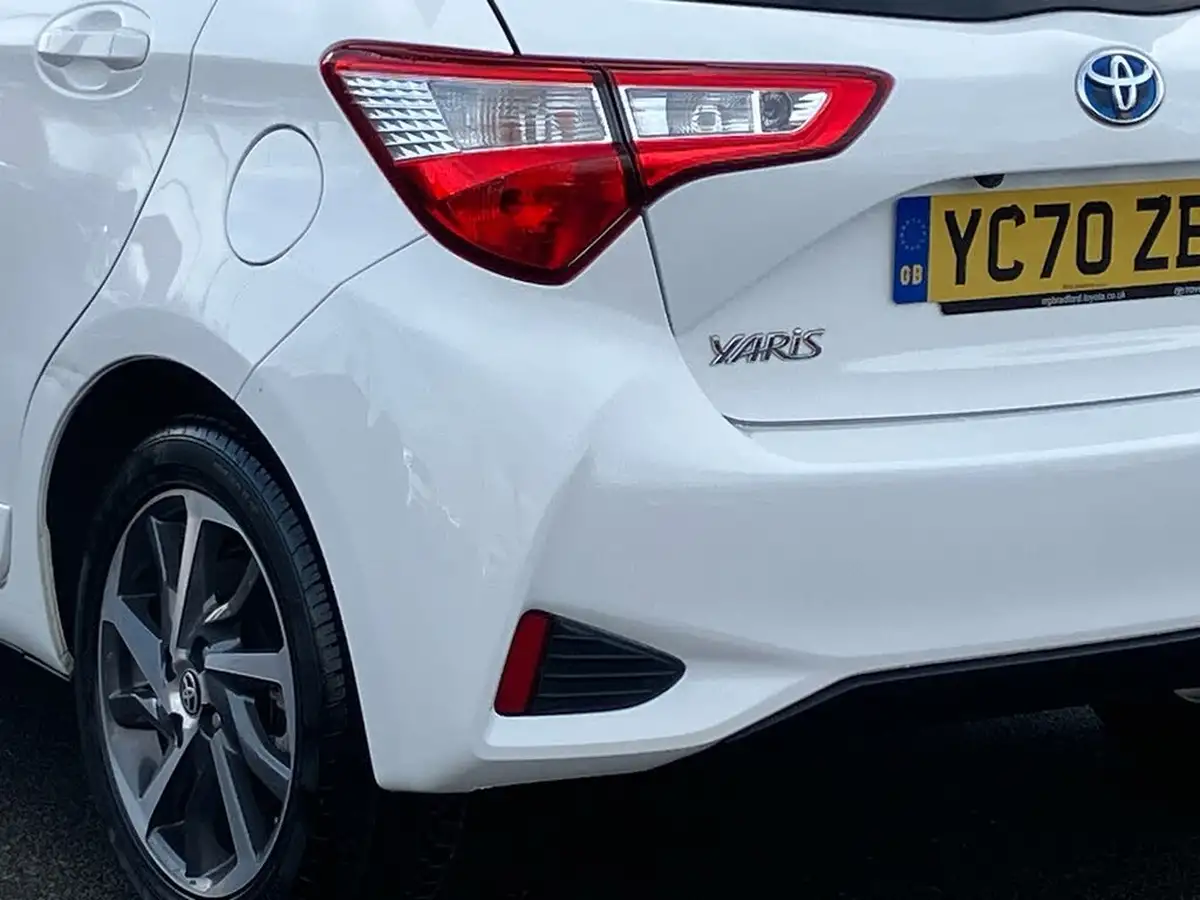 2020-toyota-yaris-15-vvt-i-y20-98bhp-hybrid-1497cc-e-cvt-big-21