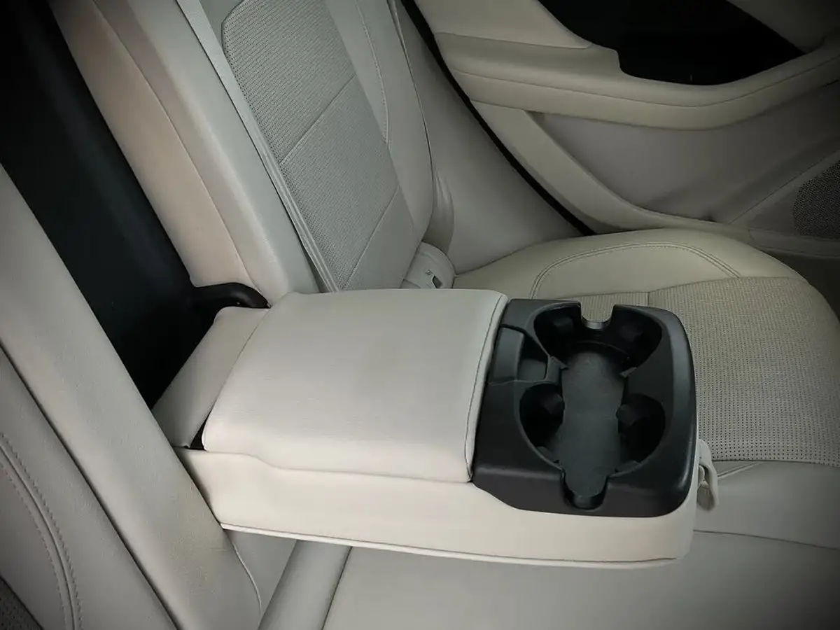 2019-jaguar-i-pace-ev400-se-big-40
