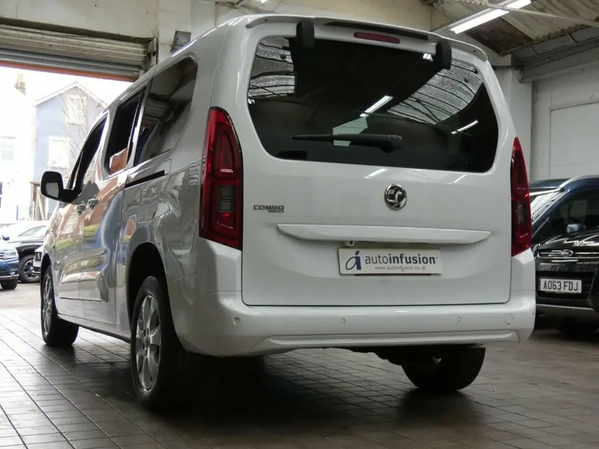 2021-vauxhall-combo-life-15-se-xl-100ps-big-26