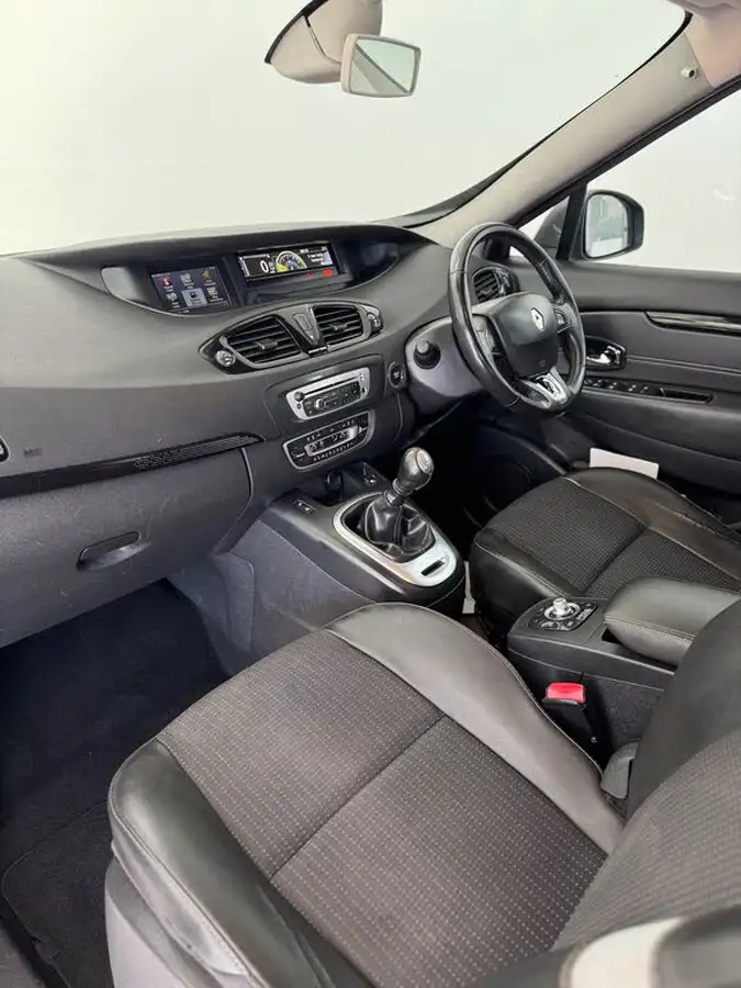 2013-renault-scenic-15td-dynamique-tom-tom-ss-mpv-big-9