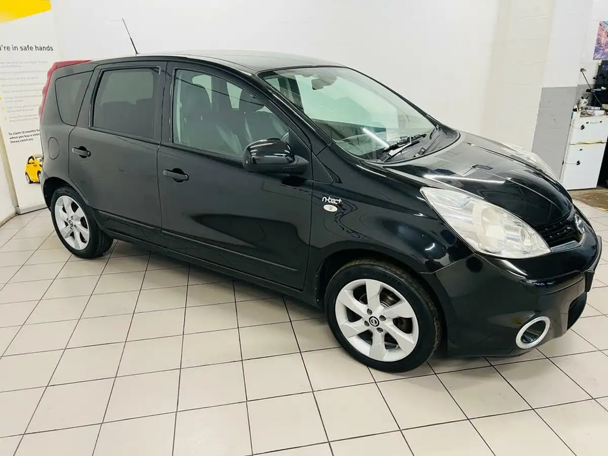 2013-nissan-note-14-n-tec-big-1