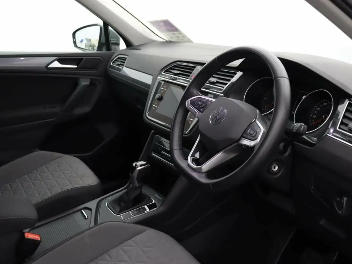 2021-volkswagen-tiguan-20tdi-life-dsg-big-18