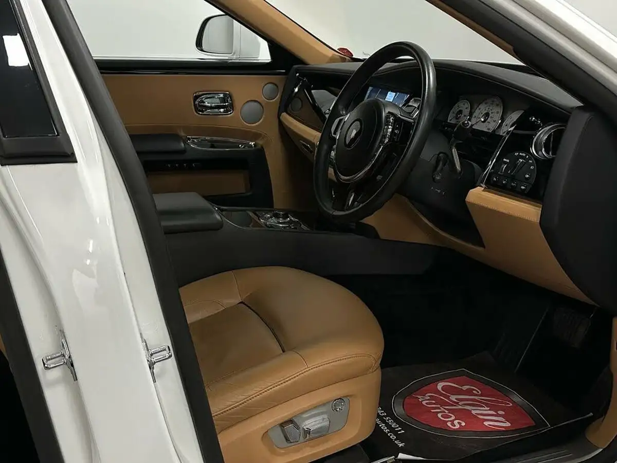 2013-rolls-royce-ghost-66-big-26
