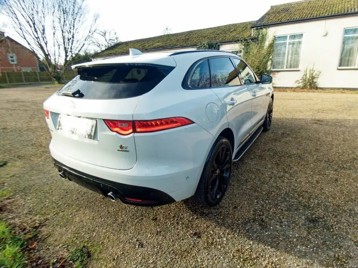 2018-jaguar-f-pace-30td-s-awd-big-20