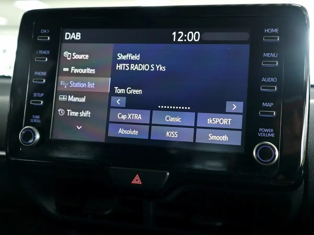 2021-toyota-yaris-15-vvt-i-design-big-27