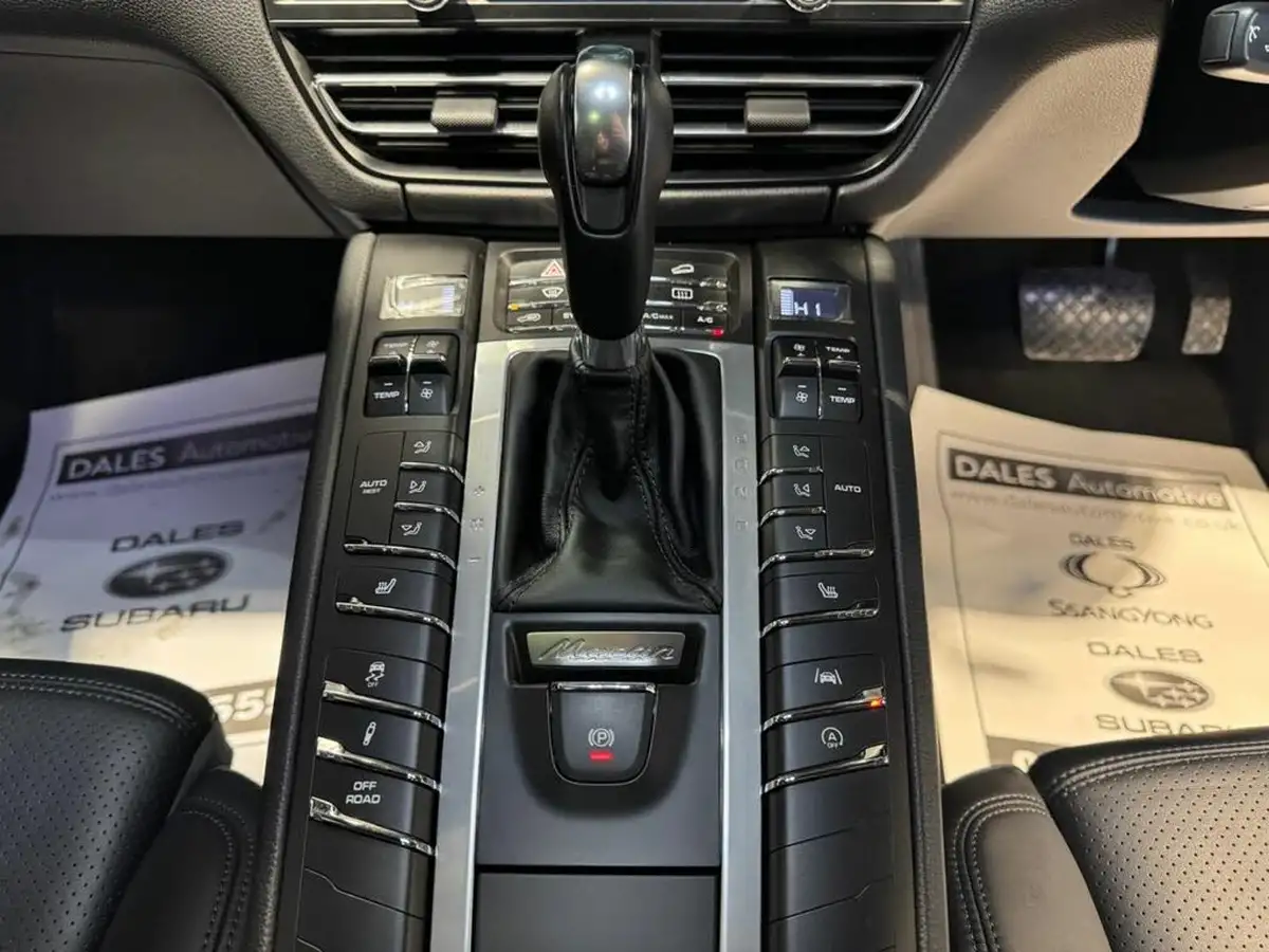 2018-porsche-macan-big-21