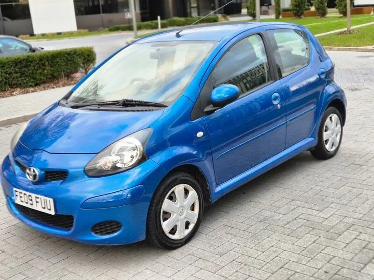 2009-toyota-aygo-10-aygo-blue-5d-big-1