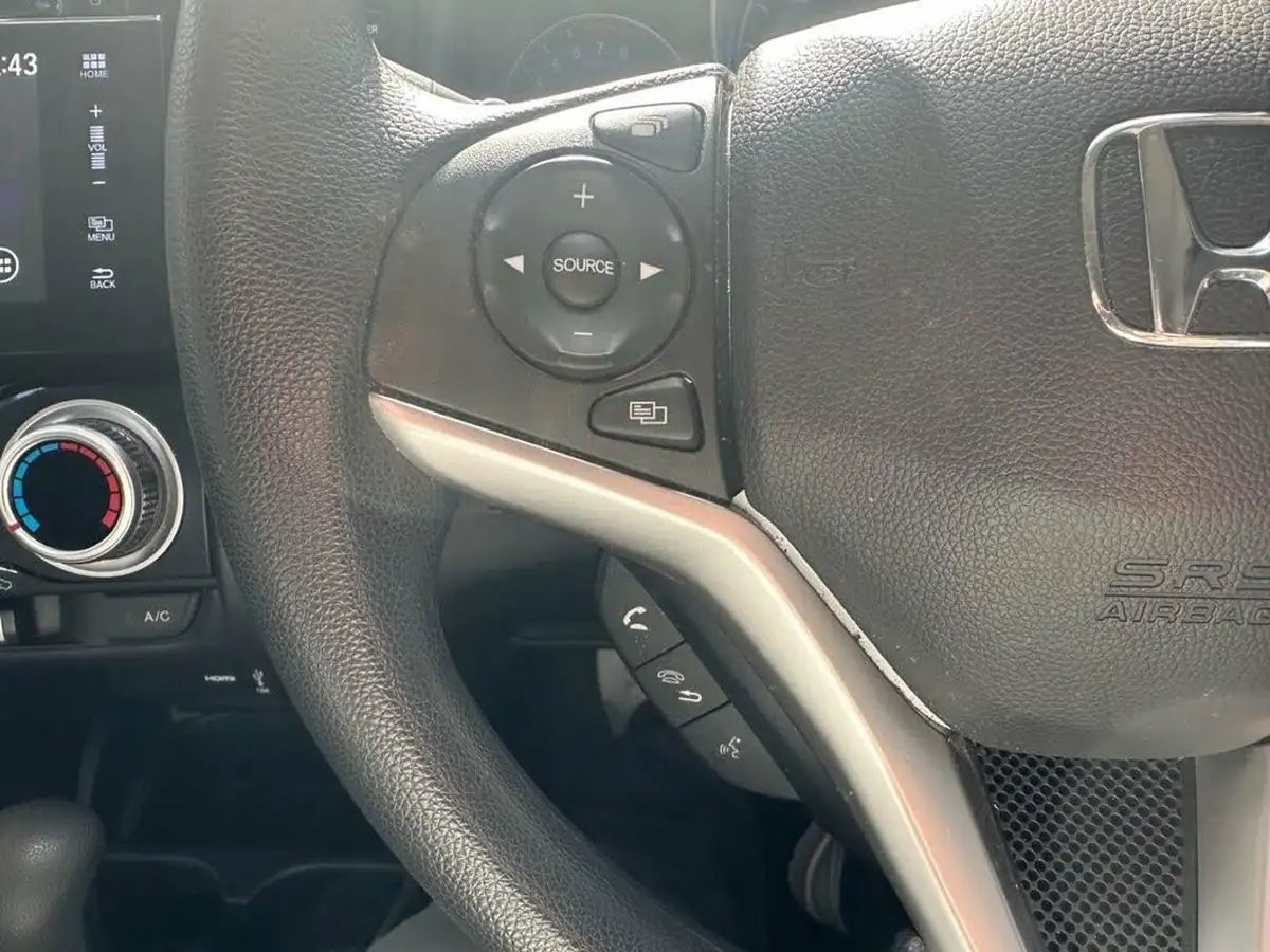 2019-honda-jazz-13-i-vtec-se-cvt-big-11