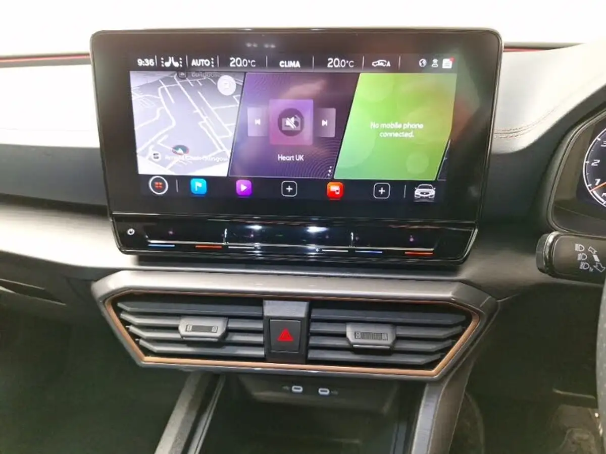 2022-cupra-leon-nf-20-tsi-vz3-300ps-hatchback-big-16