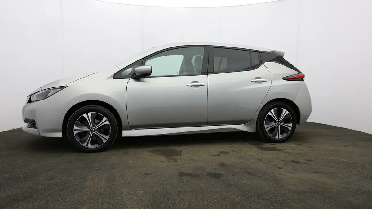 2021-nissan-leaf-e-e-n-connecta-big-3