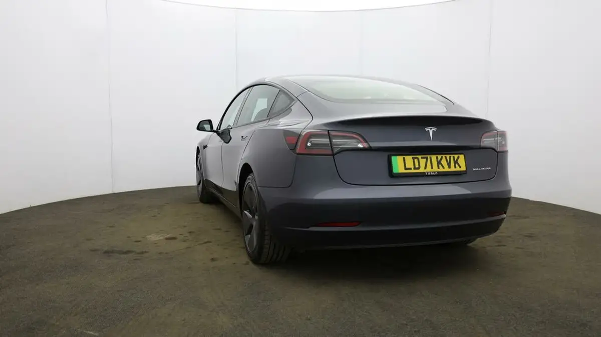 2021-tesla-model-3-e-long-range-awd-big-31