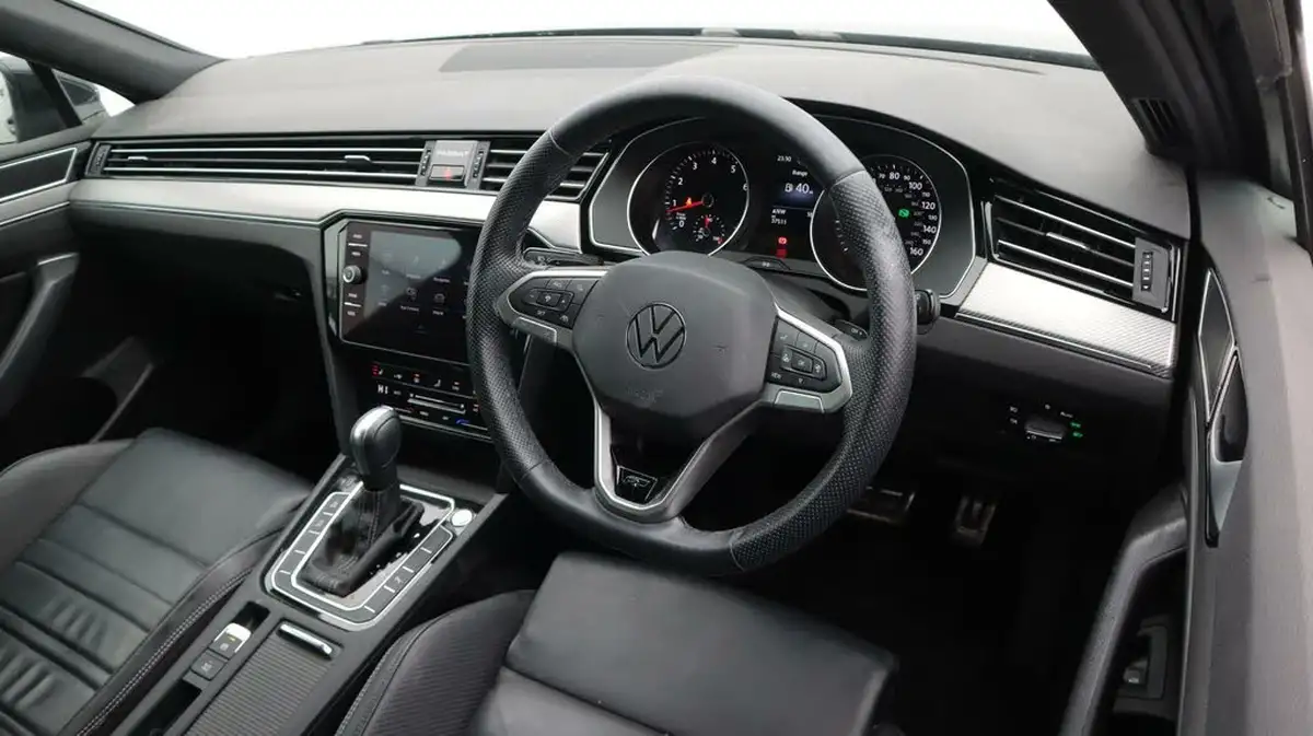 2021-volkswagen-passat-15-tsi-r-line-estate-5d-dsg-big-9