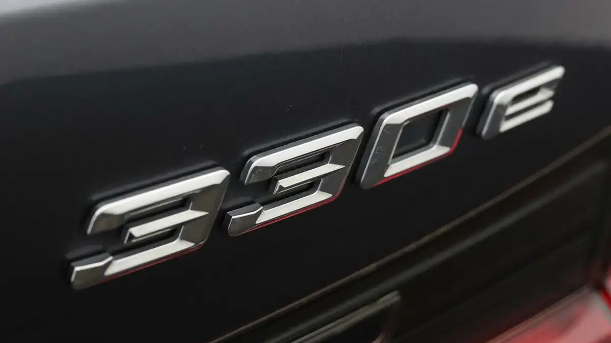2020-bmw-3-series-20-330e-m-sport-tech-pack-touring-5d-big-20