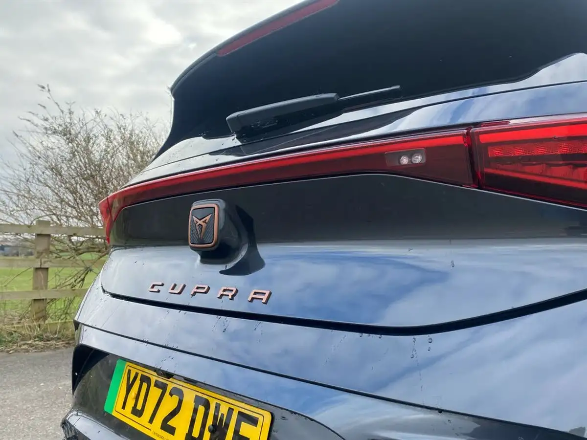 2022-cupra-born-e-v3-204ps-58kwh-big-34