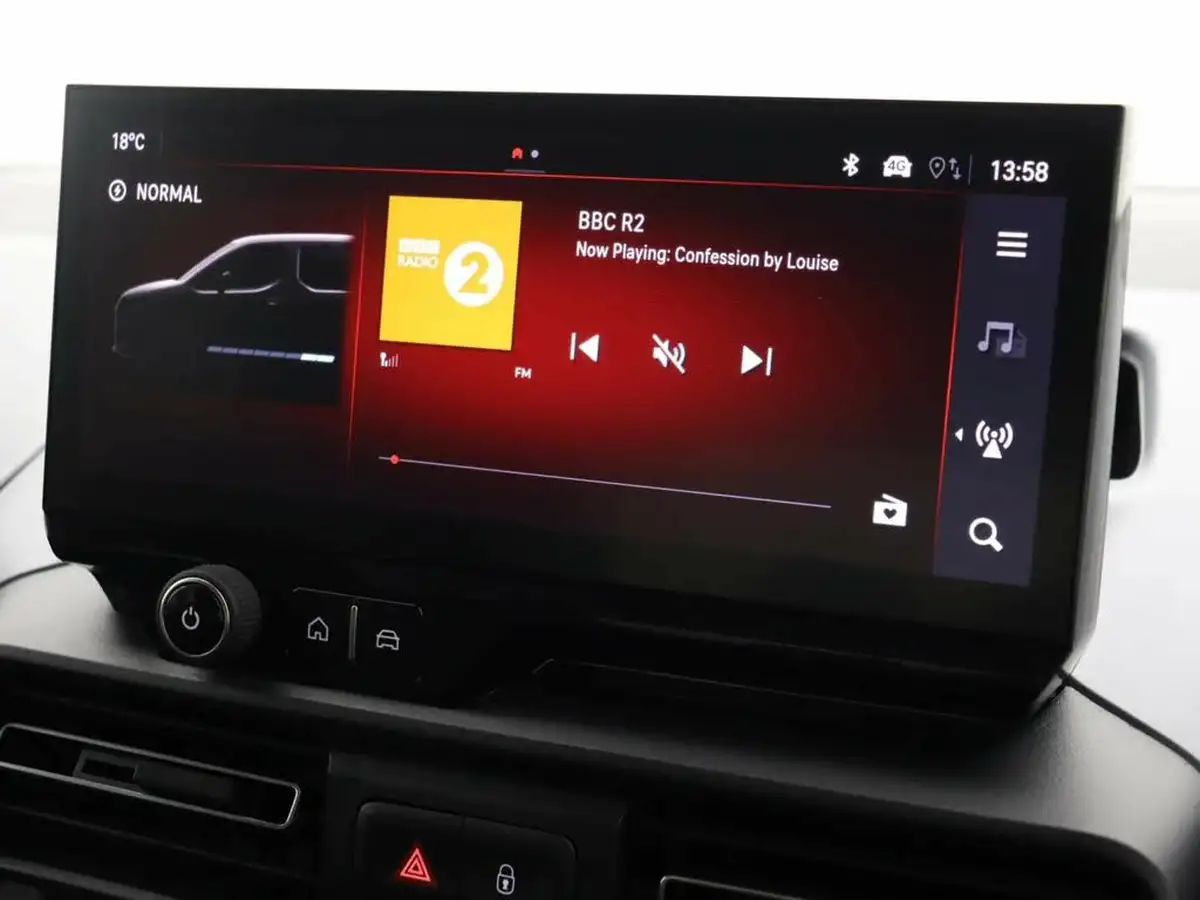 2024-vauxhall-combo-life-e-ultimate-big-33