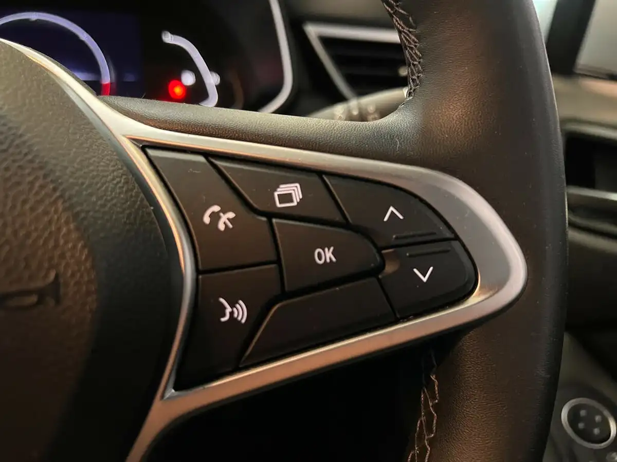 2021-renault-clio-16-iconic-big-25