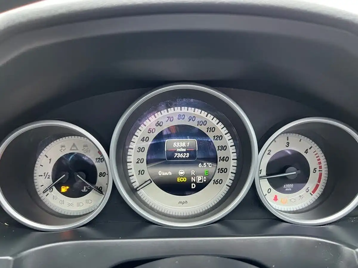 2016-mercedes-benz-e-class-21cdi-e220-amg-line-premiumss-coupe-big-36