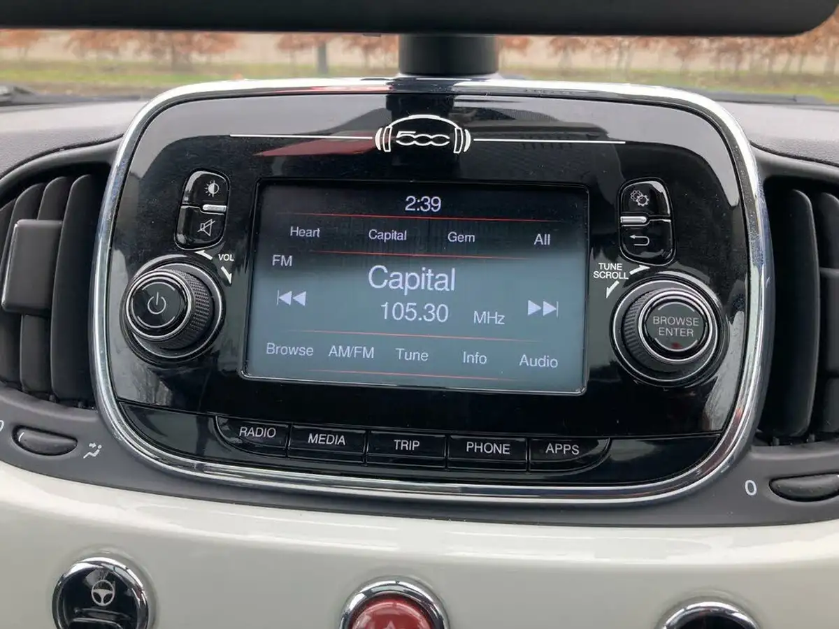 2016-fiat-500-12-lounge-big-21