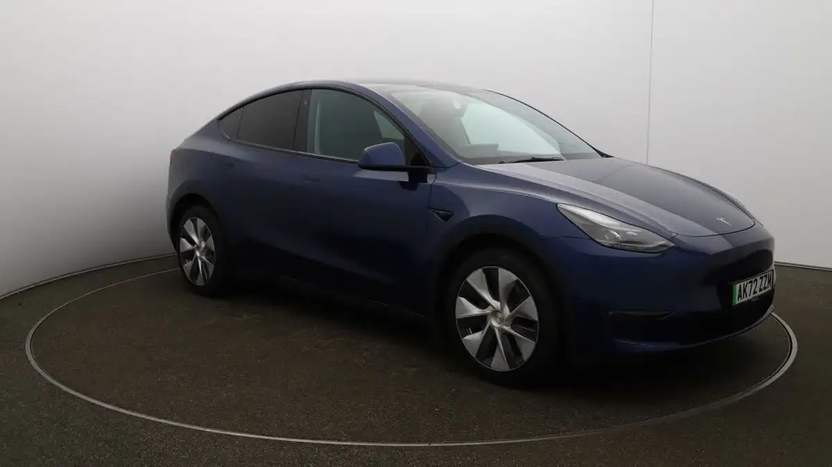 2022-tesla-model-y-e-long-range-big-1