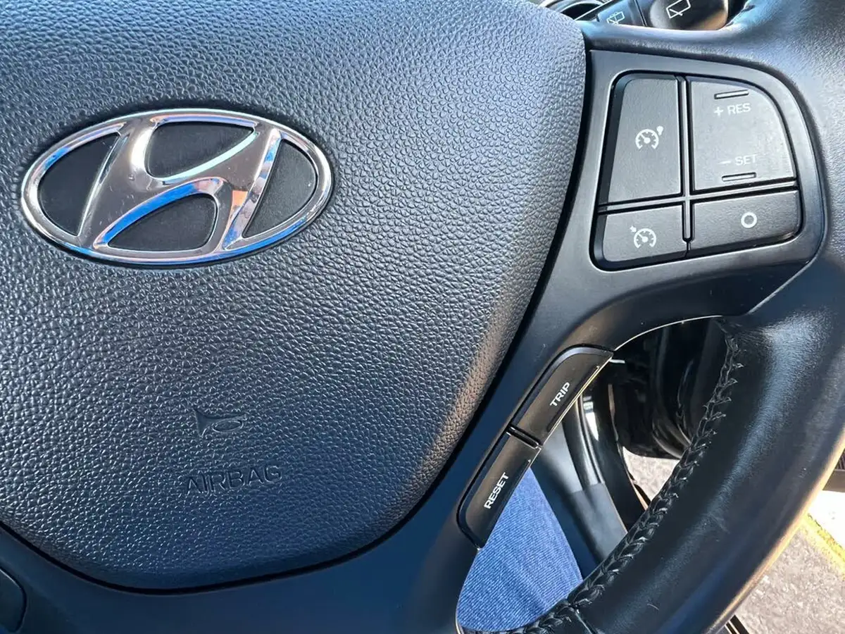2019-hyundai-i10-10-se-67ps-big-25