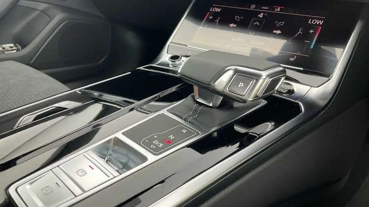 2024-audi-a7-20-45-tfsi-black-edition-big-14