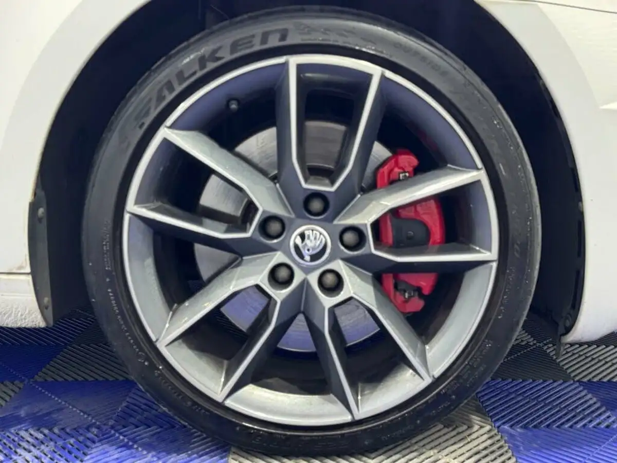 2018-skoda-octavia-20-tsi-vrs-245ps-estate-dsg-big-34