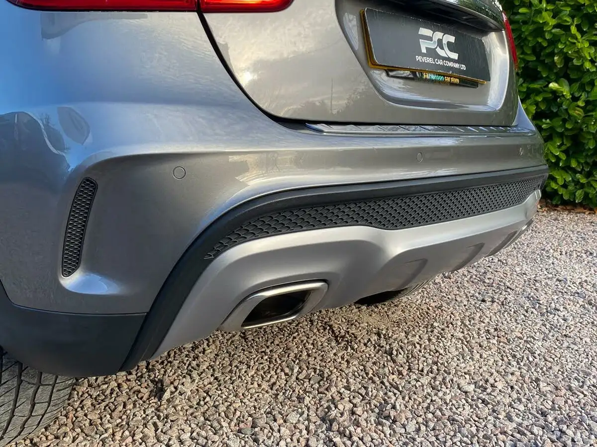 2017-mercedes-benz-gla-class-21d-gla-220d-amg-line-executivess-big-43