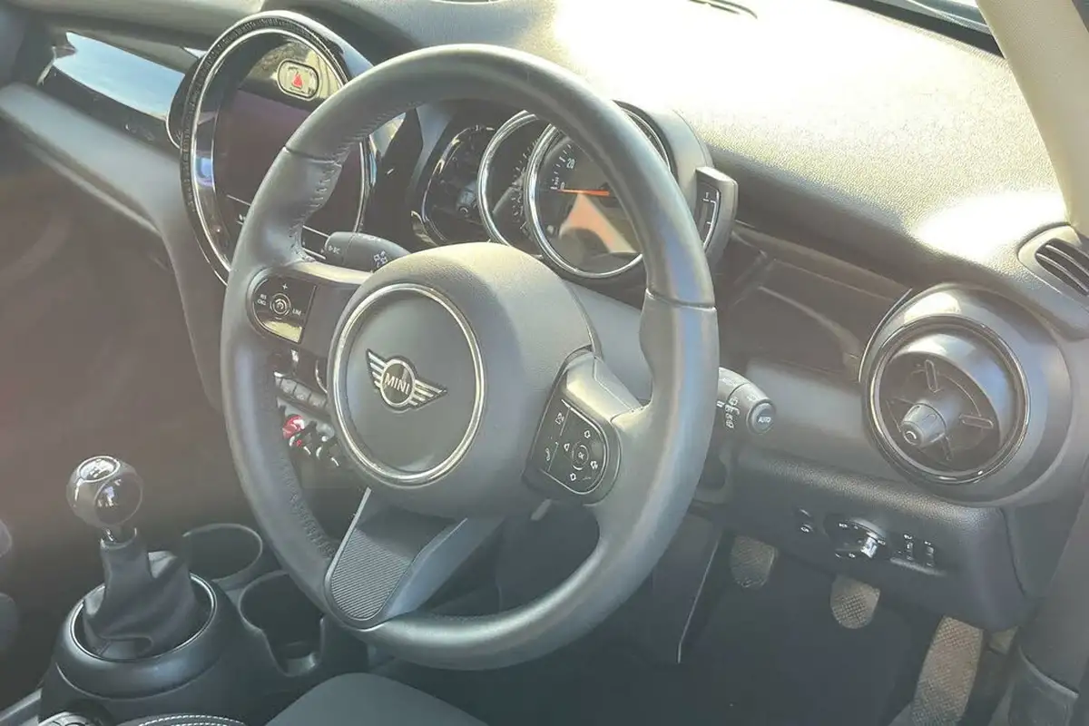 2022-mini-cooper-20-cooper-s-classic-hatchback-3d-big-25