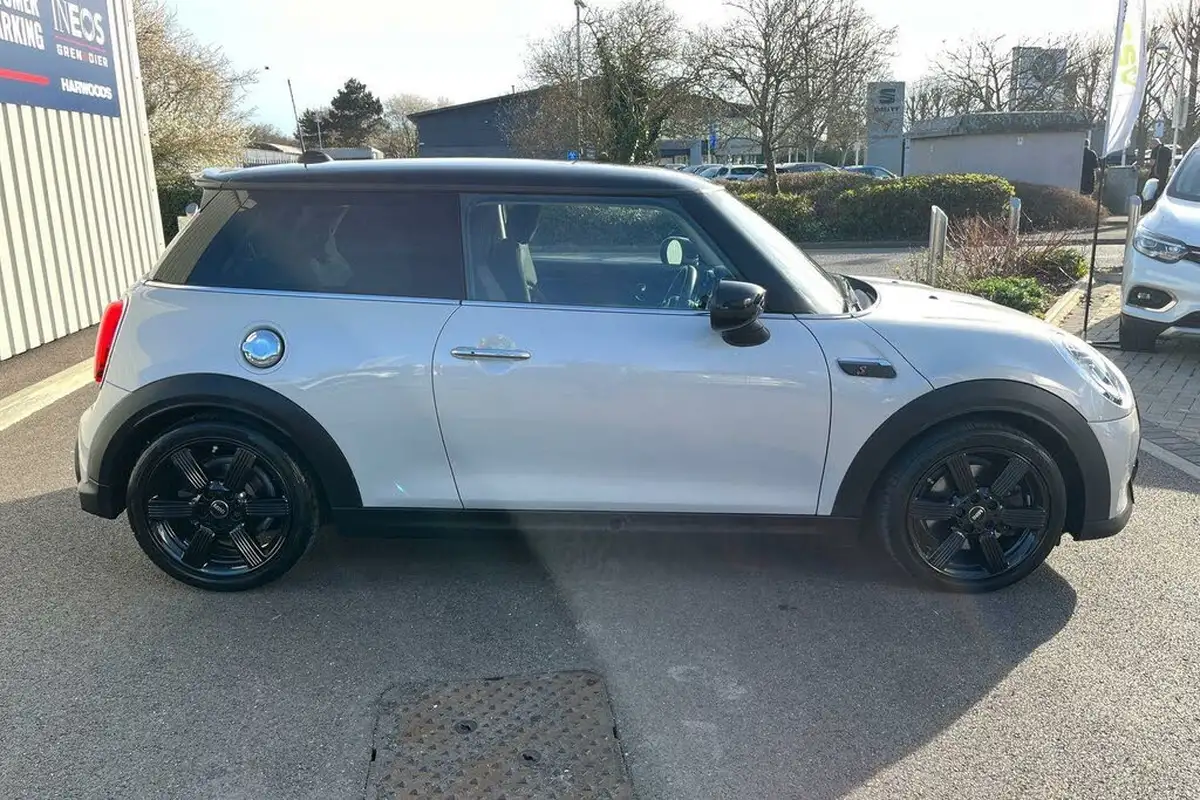 2022-mini-cooper-20-cooper-s-classic-hatchback-3d-big-1