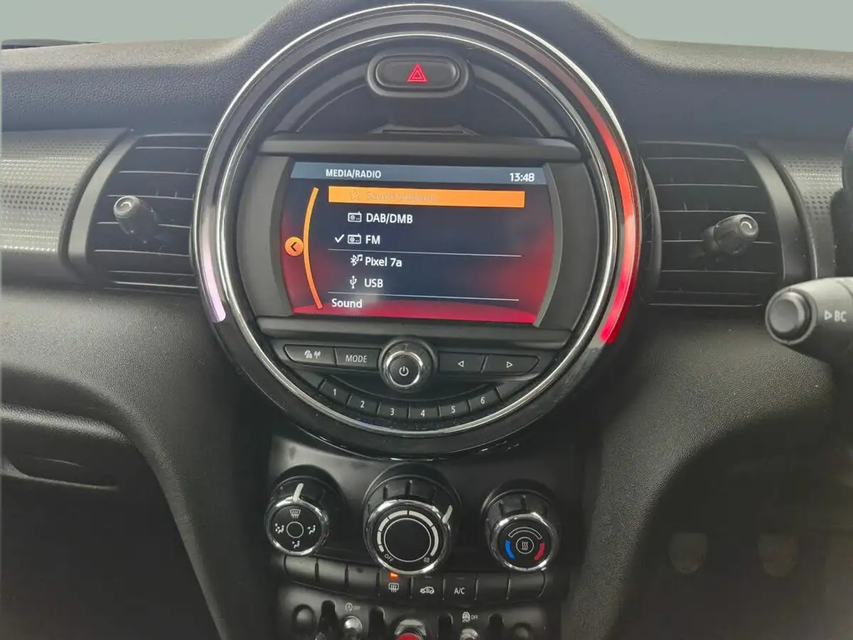 2020-mini-countryman-15-cooper-classic-big-30