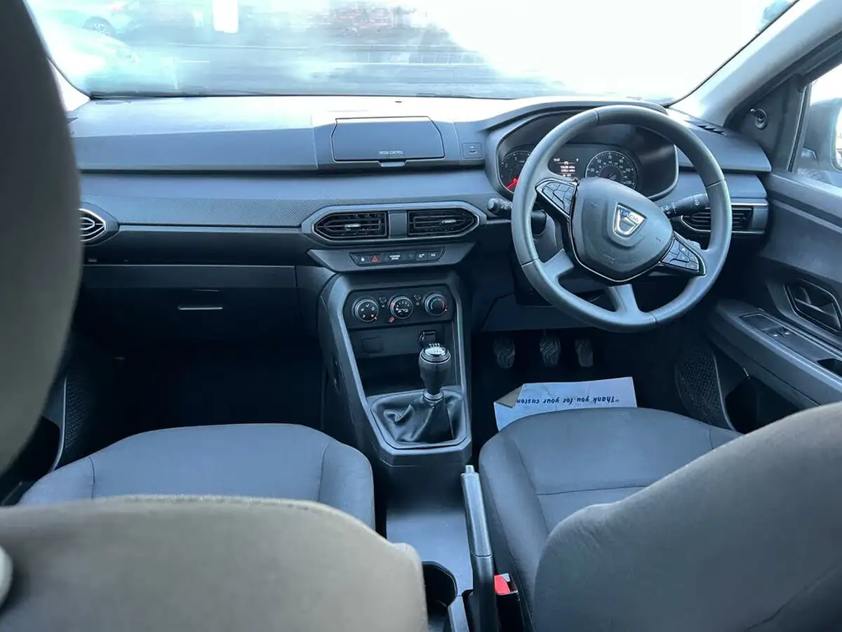 2022-dacia-jogger-10-tce-essential-big-3
