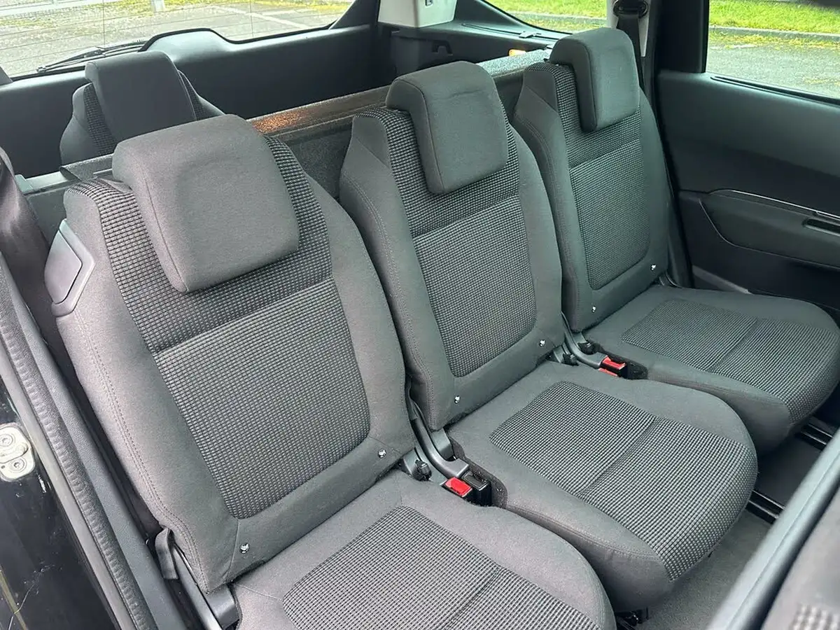 2013-peugeot-5008-16hdi-allure-big-13