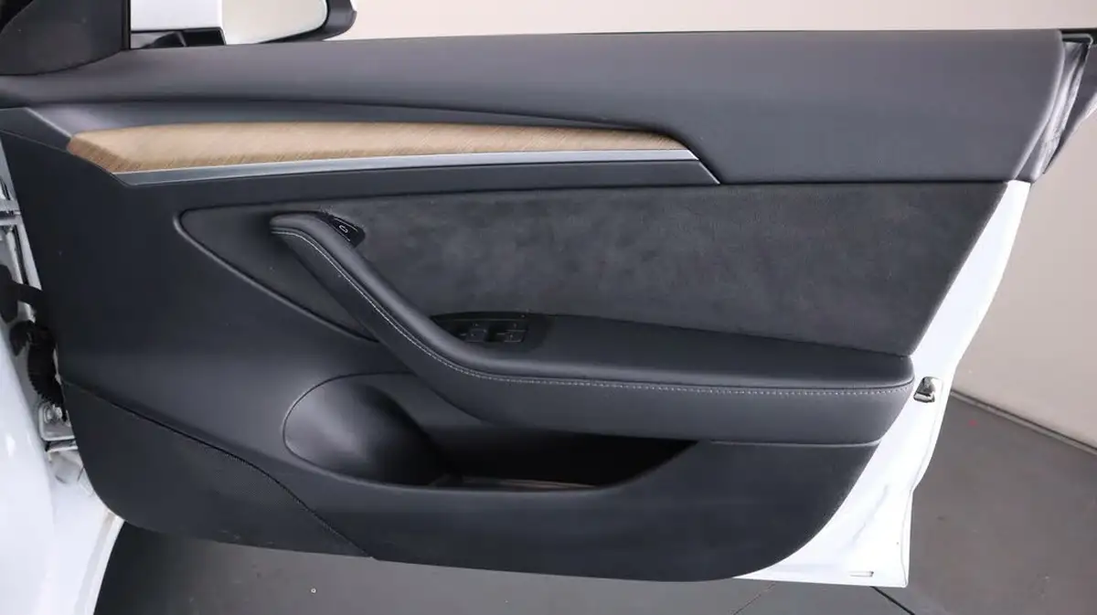2021-tesla-model-3-e-long-range-4x4-big-15