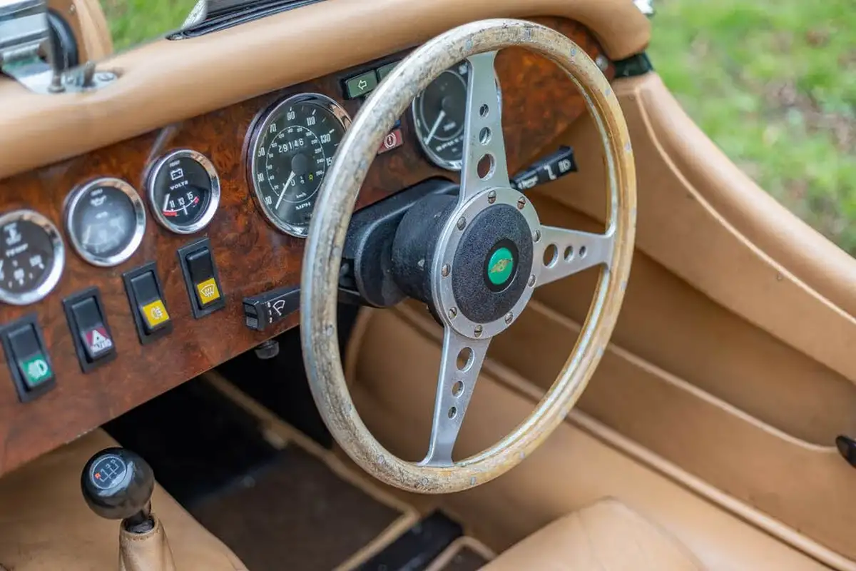 1989-morgan-plus-8-35-2-seat-big-27