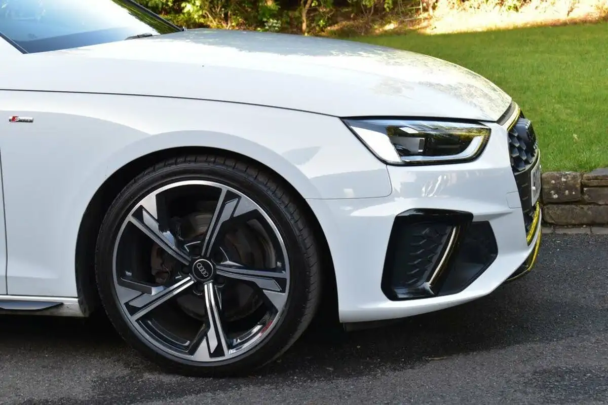 2022-audi-a4-20-35-tfsi-black-edition-s-tronic-big-32