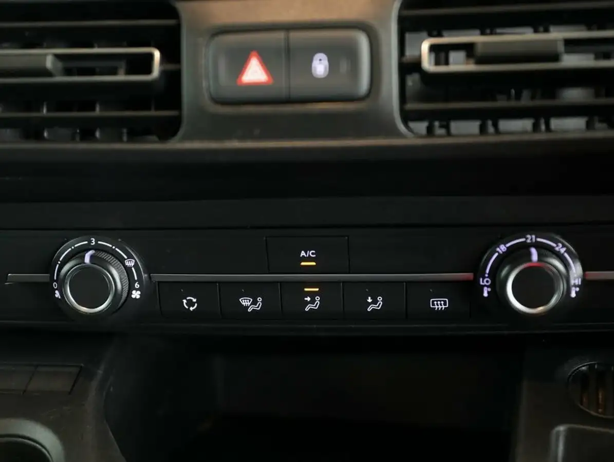2022-vauxhall-combo-life-15-se-xl-100ps-big-34