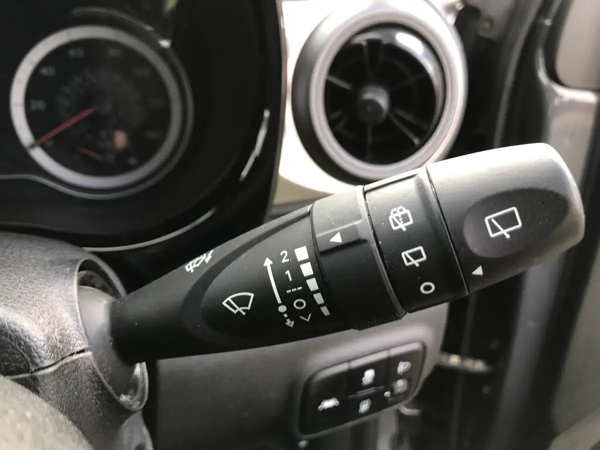 2021-hyundai-i10-12-premium-84ps-1197cc-big-26