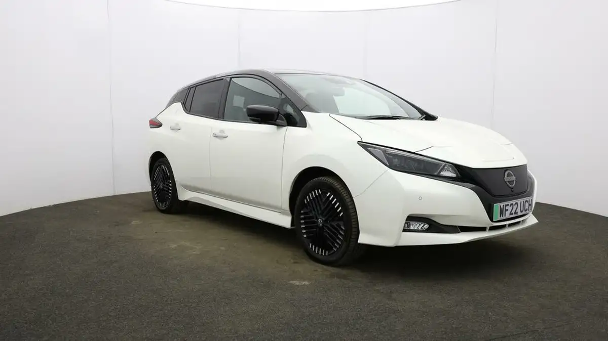 2022-nissan-leaf-e-e-tekna-59kwh-big-0