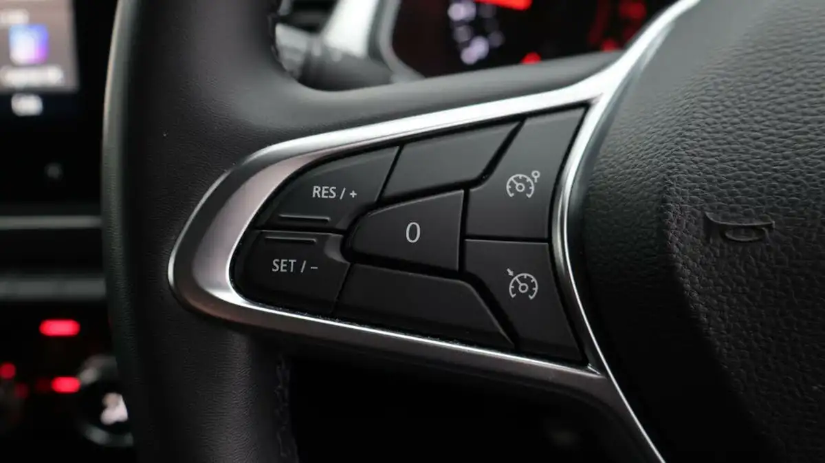 2020-renault-captur-10-tce-iconic-100bhp-big-23