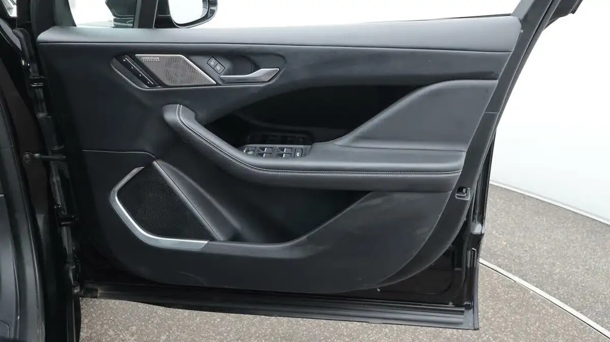 2019-jaguar-i-pace-ev400-hse-big-15