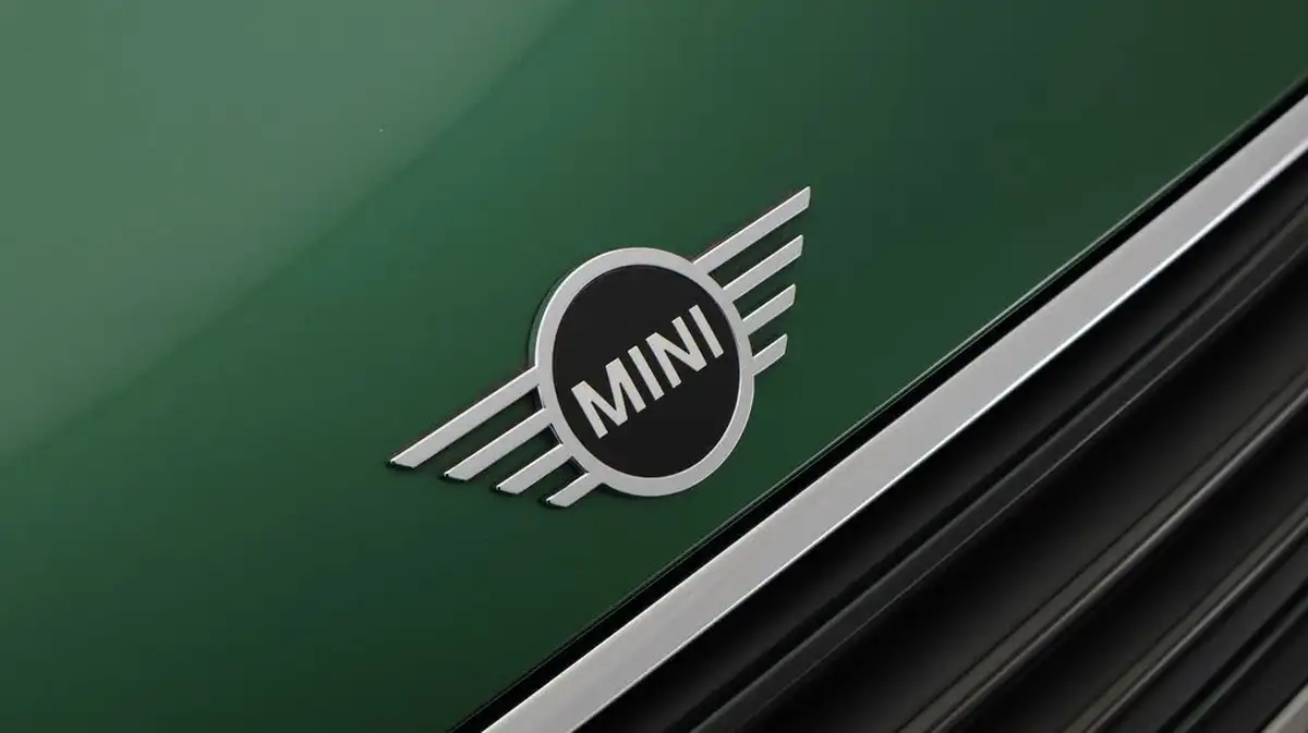 2022-mini-clubman-15-cooper-classic-big-22
