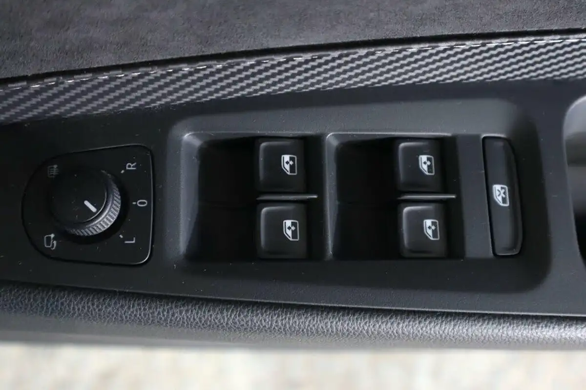 2019-seat-leon-20-tsi-cupra-290-ss-big-24