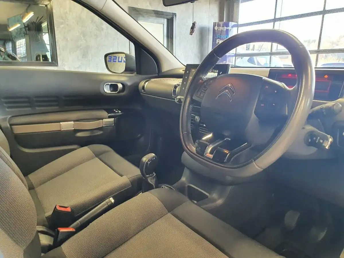 2016-citroen-c4-cactus-12-puretech-feel-110ps-ss-big-23
