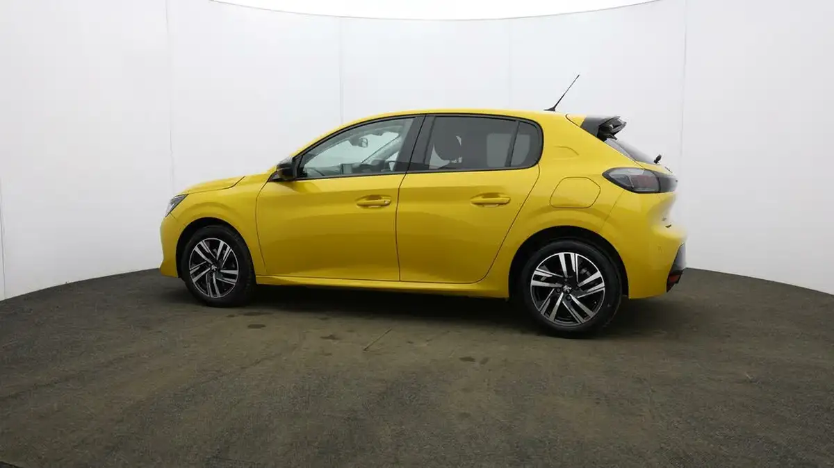 2023-peugeot-208-12-puretech-allure-premium-130ps-eat8-big-64