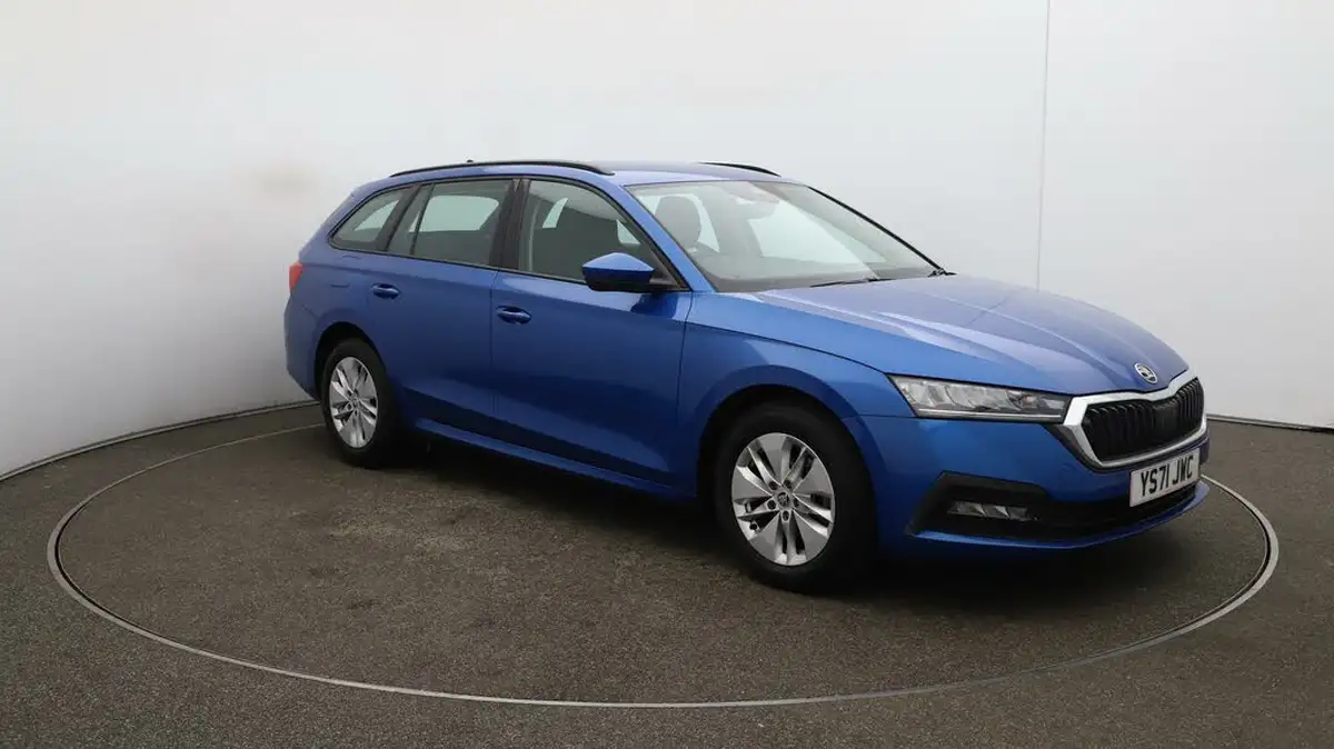 2022-skoda-octavia-10-tsi-se-technology-109ps-hatchback-big-0