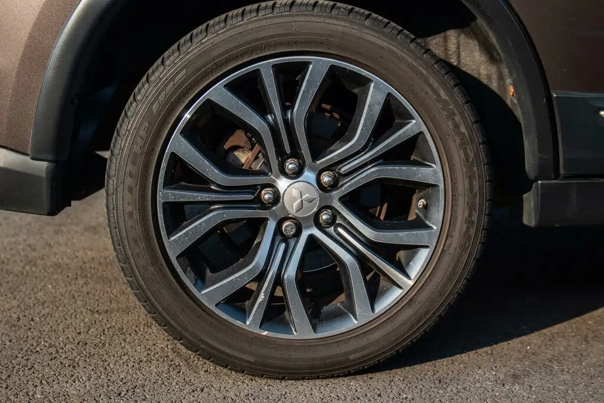 2016-mitsubishi-outlander-22di-d-gx3-7st-auto-big-51