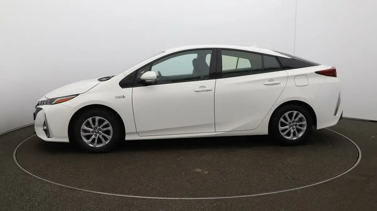 2018-toyota-prius-18-vvt-i-business-edition-plus-ss-big-63
